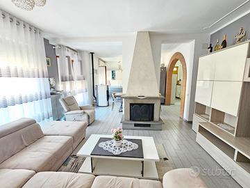 Appartamento mq 120 Ristrutturato 3 camere. U/944