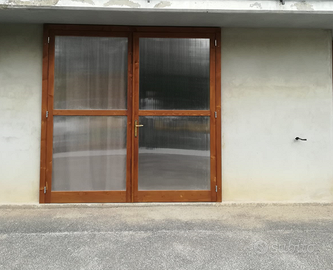 Porta in legno per esterno