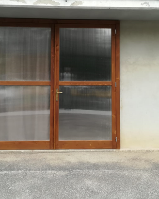 Porta in legno per esterno