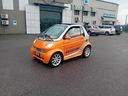 noleggio-smart-cabrio-arancione-con-pelle-totale