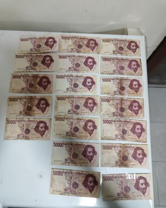 Banconote e monete 