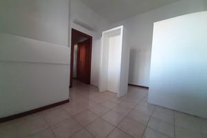 Bilocale con posto auto, uso artigianale