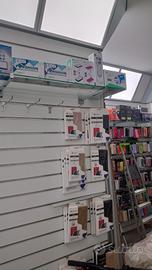 Pannelli a doghe bianco per esposizione prodotti