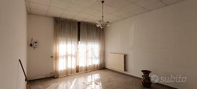 Locale ad uso ufficio, deposto o abitazione