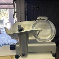 AFFETTATRICE PROFESSIONALE