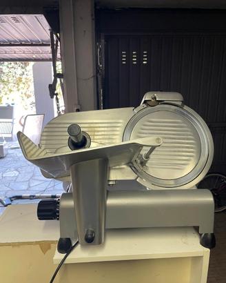 AFFETTATRICE PROFESSIONALE