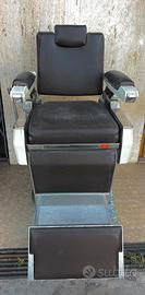 poltrona nera da barbiere