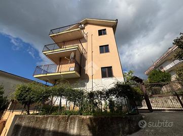 3 LOCALI A CASTIGLIONE DEL GENOVESI