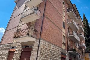 Luminoso trilocale di 80mq in Via Monteverdi 30