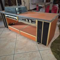 Stereo vintage con giradischi incorporato