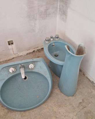 sanitari azzurri 