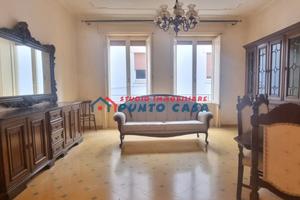 Pressi Corso Italia-Appartamento al 3°p c/a 3 vani