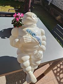 Bibendum omino michelin 