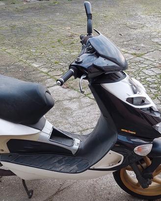 scooter Aprilia