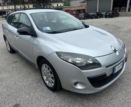 RENAULT Megane Mégane 1.5 dCi 110CV EDC S.Tour G