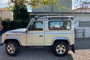 Land Rover Defender td4