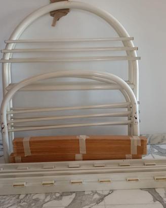 Lettini in acciaio con doghe in legno