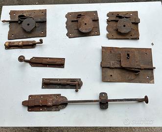 Serrature e catenacci antichi