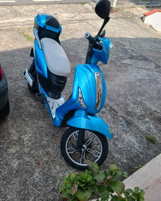 z-tech scooter elettrico e-bike 