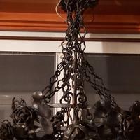 Lampadario in ferro battuto