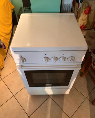 Piano cottura 4 fuochi + forno elettrico DeLonghi