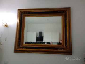 Specchio da parete con cornice classica dorata