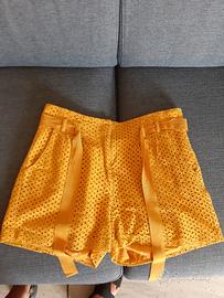 shorts donnaShorts Motivi in cotone sangallo ocra 