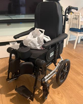 Sedia a rotelle basculante, INVACARE REA AZALEA