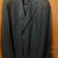 Vestito completo da uomo elegante