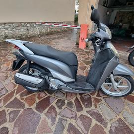 sh 300i 