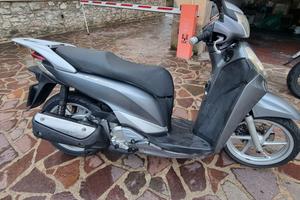 sh 300i 