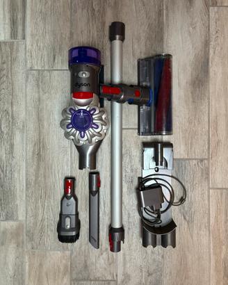 Dyson V8 Advanced con batteria nuova