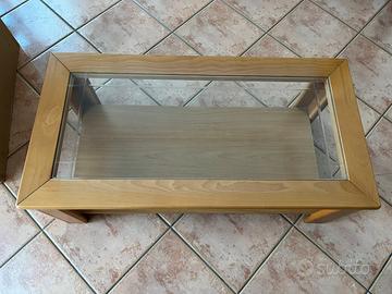 Tavolino da salotto in legno con ripiano in vetro