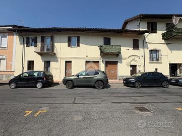 NEGOZIO A CASELLE TORINESE