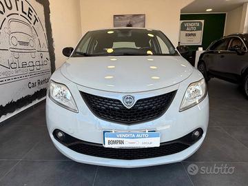 Lancia Ypsilon 1.0 firefly hybrid Gold s&s 70cv