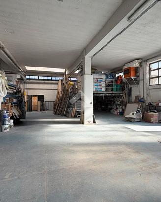 CAPANNONE A VALMADRERA