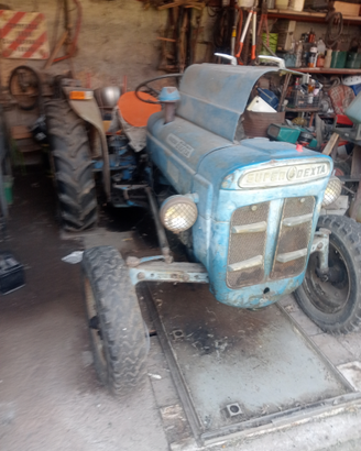 Trattore agricolo