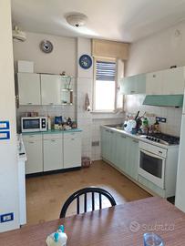 Ampia singola in villa condivisa