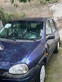 Opel corsa 800 a benzina