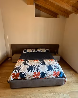 Camera da letto completa con letto contenitore