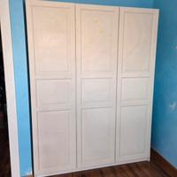 Armadio bianco 3 ante.