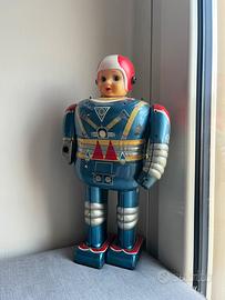 Robot Astronauta Vintage in Latta Nomura (TN)