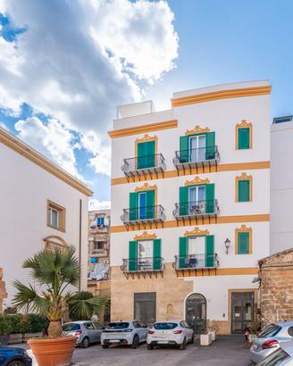 Monolocale ristrutturato a Piazzetta Brunaccini