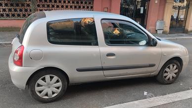 Clio 1200 16v 3p. anno 2007