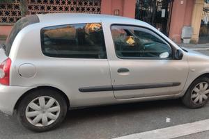 Clio 1200 16v 3p. anno 2007