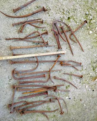 lotto chiodi antichi