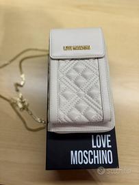 Pochette love moschino
