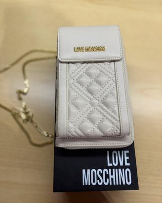 Pochette love moschino
