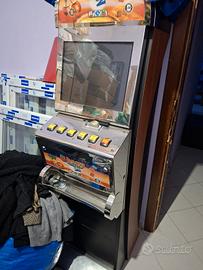 SLOT MACHINE