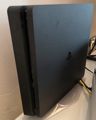 PlayStation 4 slim+2 controller+est. Garanzia 2026
